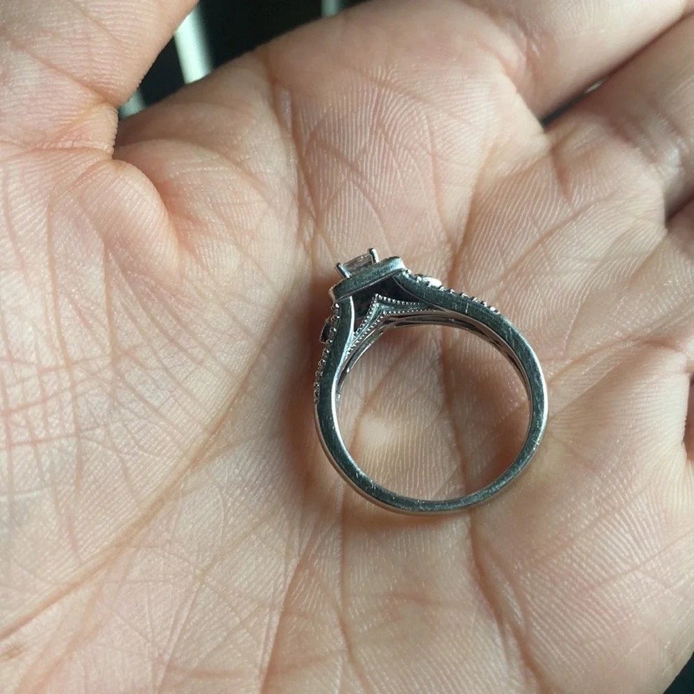 10k White Gold Diamond Engagement Ring - Picture 11 of 12